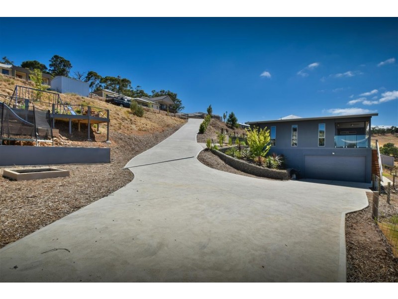 32 Charlson Rise, Happy Valley SA 5159