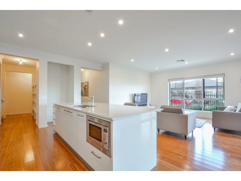 90 Highfield Drive, Craigburn Farm SA 5051