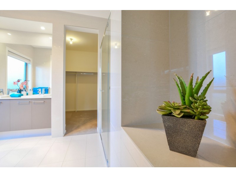 90 Highfield Drive, Craigburn Farm SA 5051