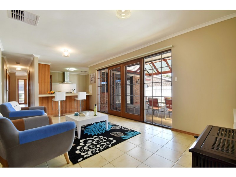 15 Horndale Drive, Happy Valley SA 5159