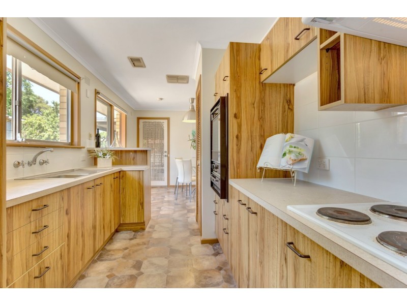 16 Parklands Crescent, Reynella SA 5161