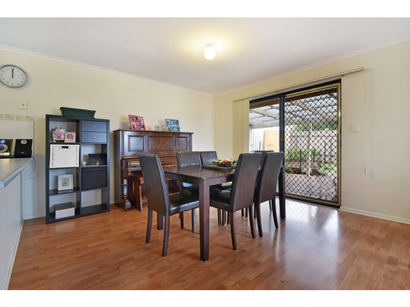28 Shillabeer Crescent, Woodcroft SA 5162