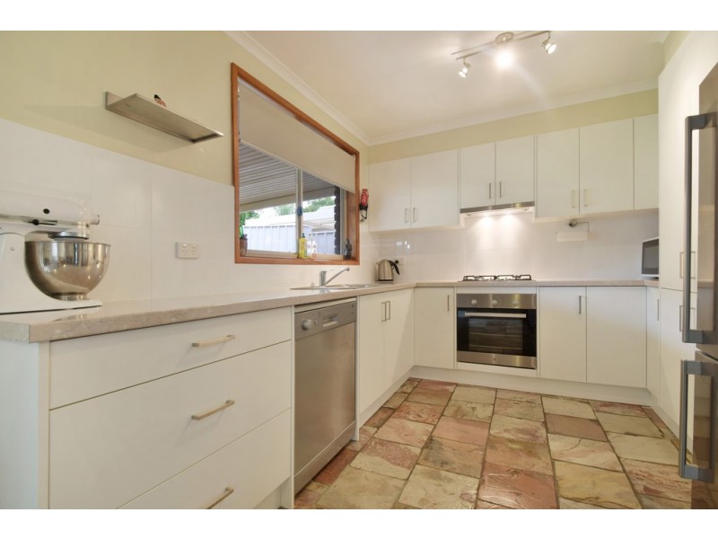 11 Mildara Close, Woodcroft SA 5162