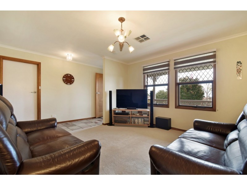 11 Mildara Close, Woodcroft SA 5162