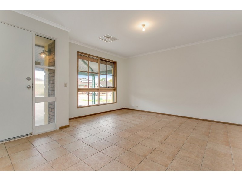 17 Lennon Drive, Woodcroft SA 5162