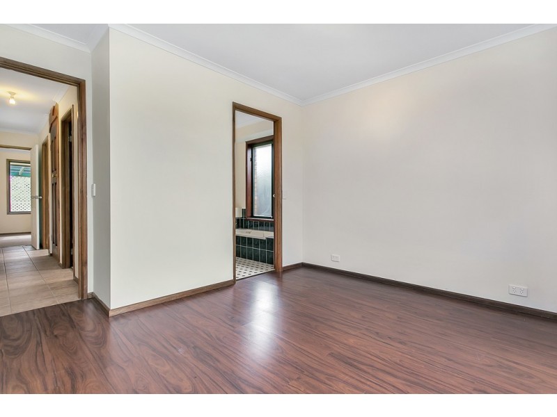 17 Lennon Drive, Woodcroft SA 5162