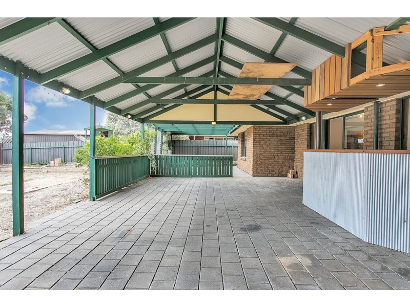 17 Lennon Drive, Woodcroft SA 5162