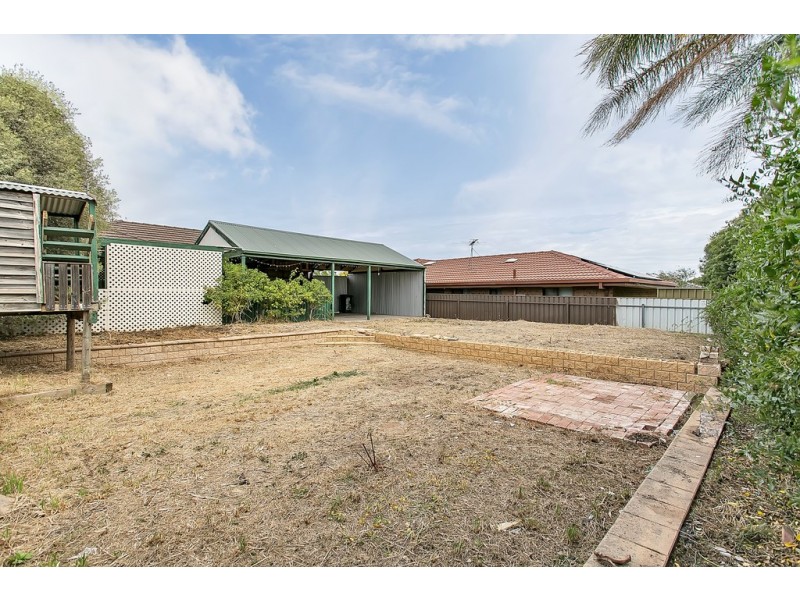 17 Lennon Drive, Woodcroft SA 5162