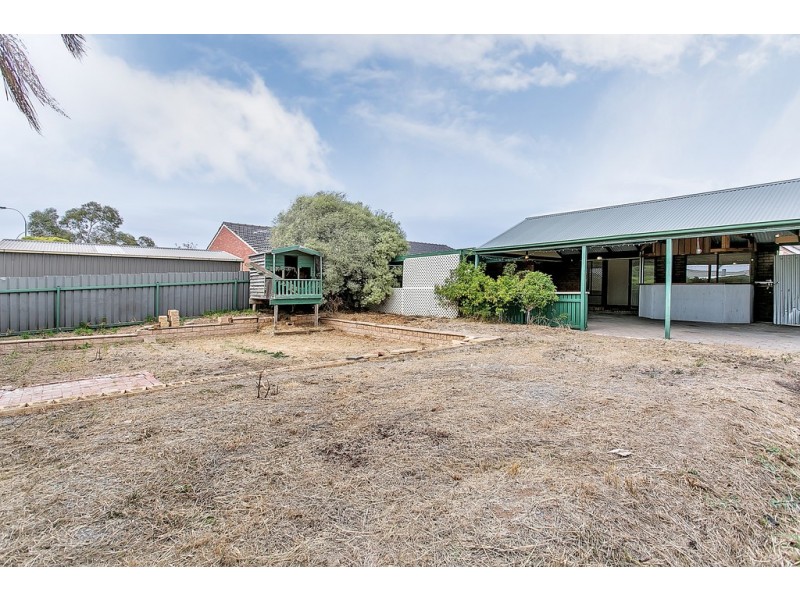 17 Lennon Drive, Woodcroft SA 5162