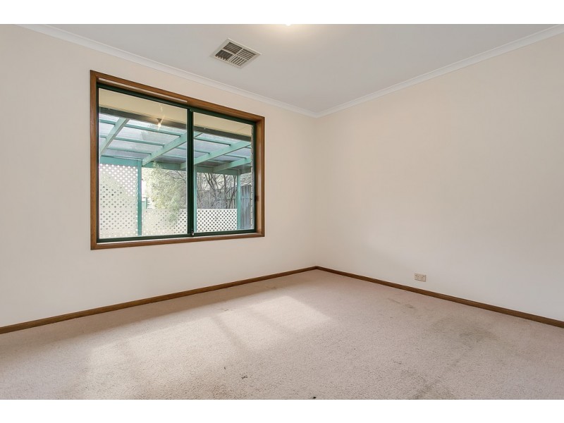 17 Lennon Drive, Woodcroft SA 5162