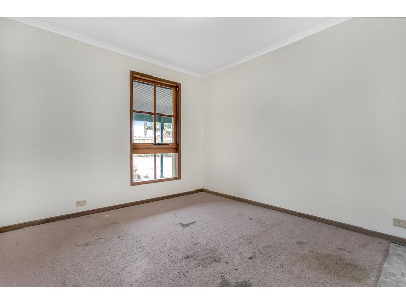 17 Lennon Drive, Woodcroft SA 5162