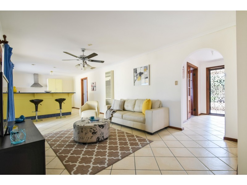 13 Lepena Crescent, Hallett Cove SA 5158