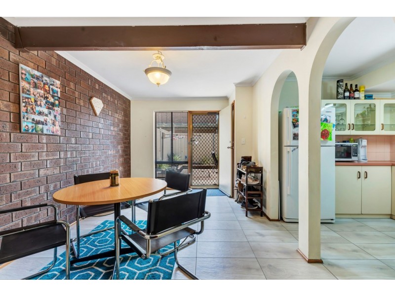 4/18 Windsor Ave, Clovelly Park SA 5042