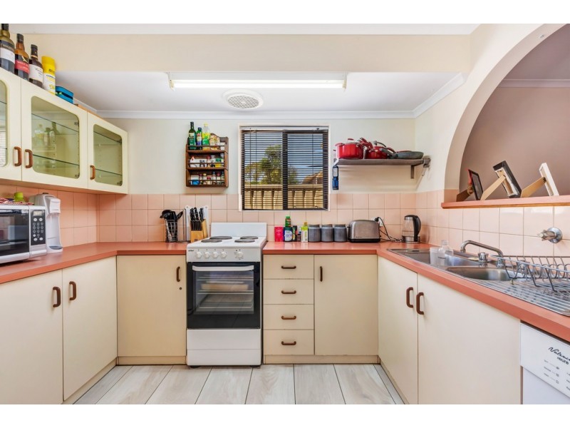 4/18 Windsor Ave, Clovelly Park SA 5042