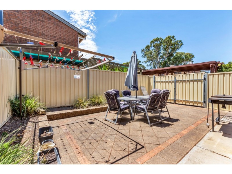4/18 Windsor Ave, Clovelly Park SA 5042
