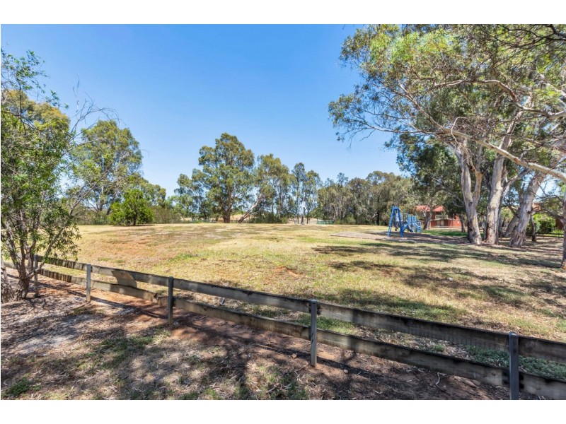 4/18 Windsor Ave, Clovelly Park SA 5042