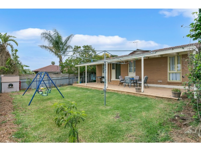 11 Ormiston Road, Morphett Vale SA 5162