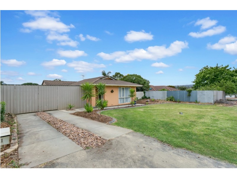 11 Ormiston Road, Morphett Vale SA 5162