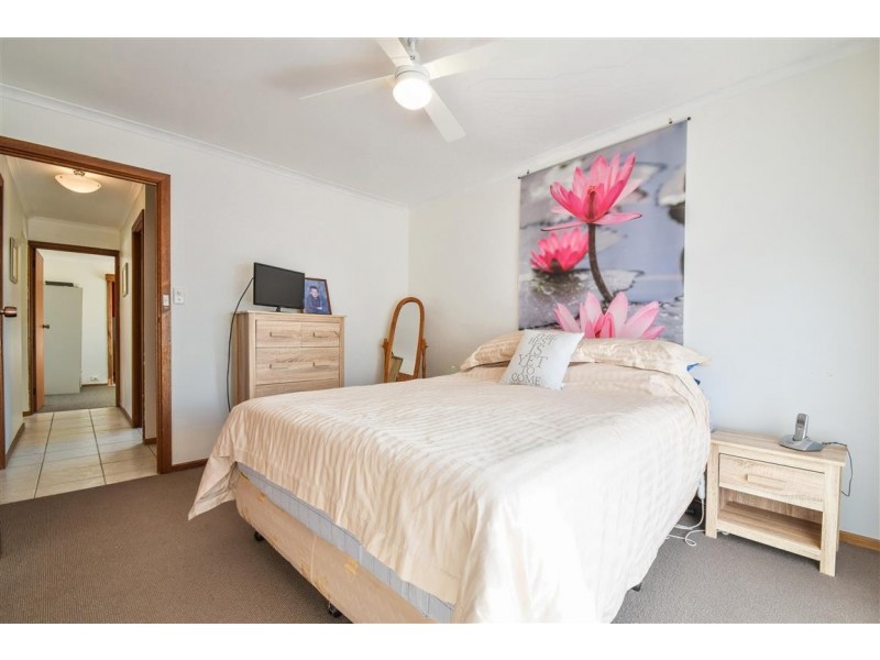 8 Mawson Circuit, Woodcroft SA 5162