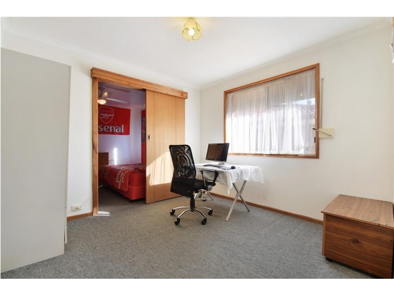 8 Mawson Circuit, Woodcroft SA 5162