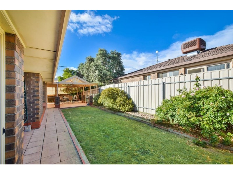 8 Mawson Circuit, Woodcroft SA 5162