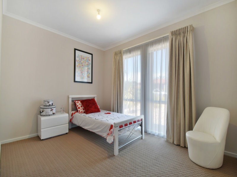 13 Keirana Avenue, Port Noarlunga SA 5167