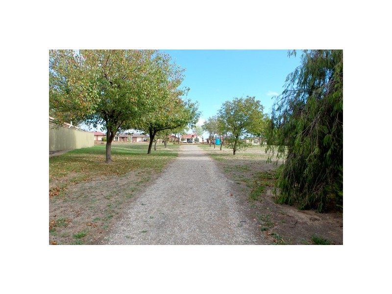 16 Madigan Crescent, Woodcroft SA 5162