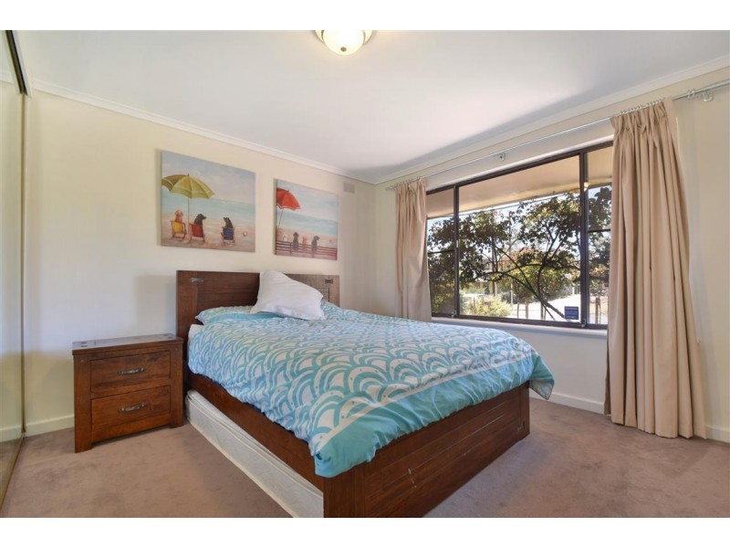 8 Kimberly Way, Happy Valley SA 5159