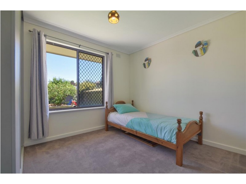 8 Kimberly Way, Happy Valley SA 5159