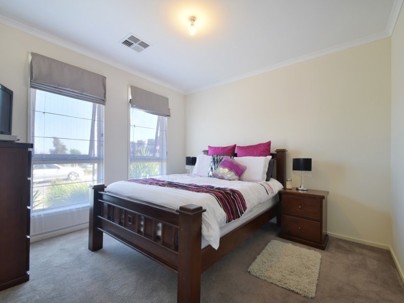 27 Jackstaff Street, Seaford Meadows SA 5169