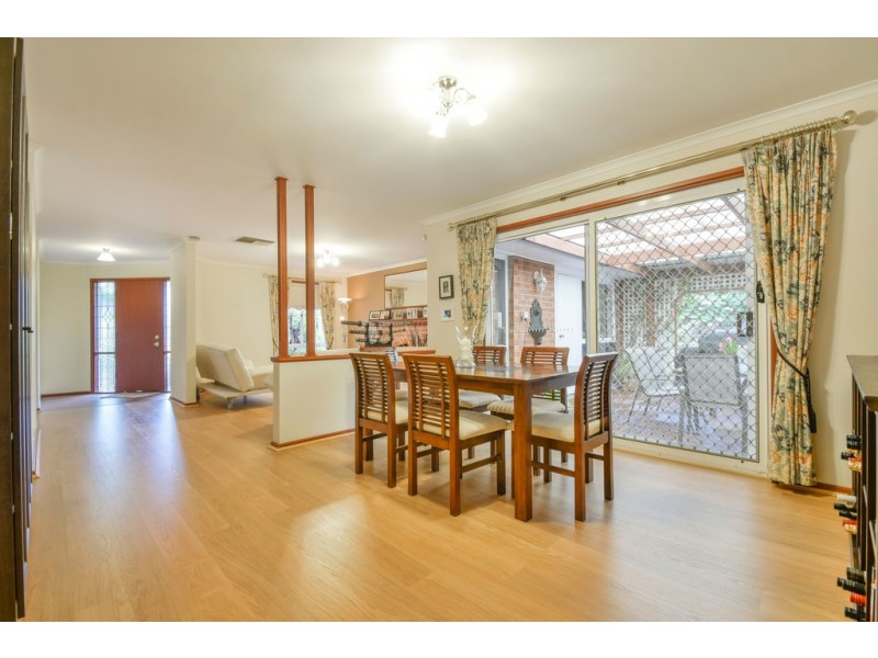 6 Grieve Court, Trott Park SA 5158