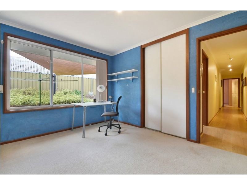 6 Grieve Court, Trott Park SA 5158