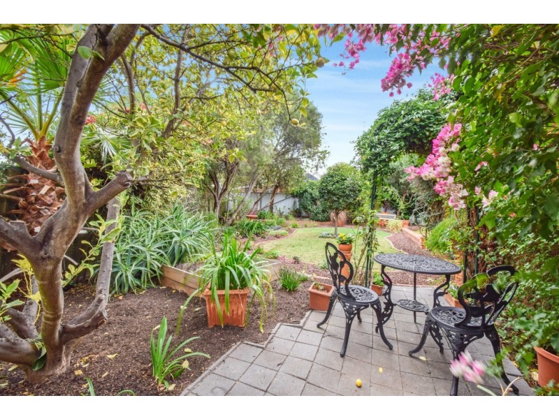 6 Grieve Court, Trott Park SA 5158