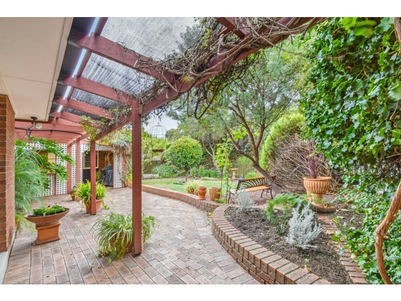 6 Grieve Court, Trott Park SA 5158