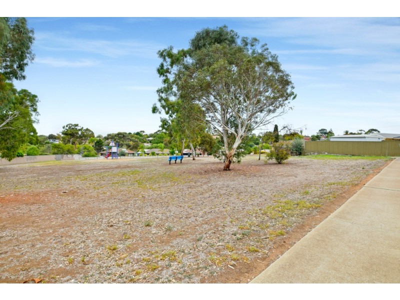 6 Grieve Court, Trott Park SA 5158