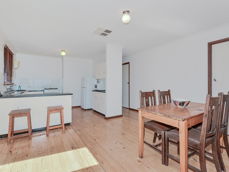 4 Paul Court, Christie Downs SA 5164