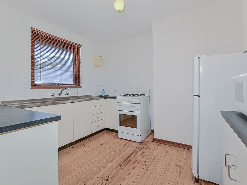 4 Paul Court, Christie Downs SA 5164