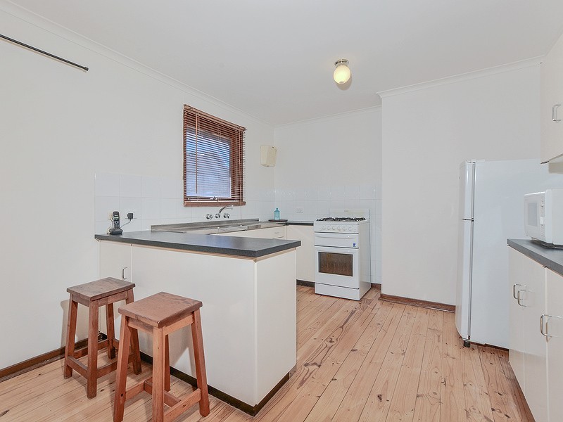 4 Paul Court, Christie Downs SA 5164