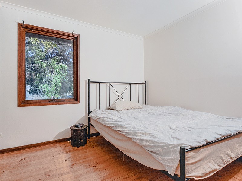 4 Paul Court, Christie Downs SA 5164