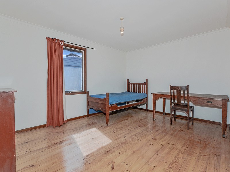 4 Paul Court, Christie Downs SA 5164