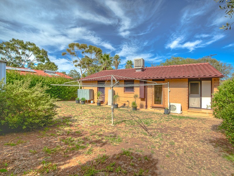 4 Paul Court, Christie Downs SA 5164