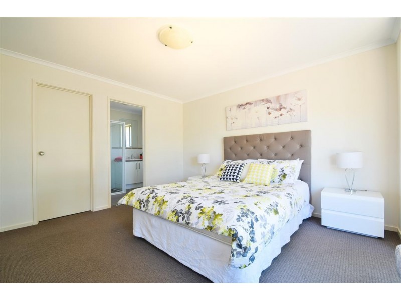 2 Buoy Crescent, Seaford Meadows SA 5169