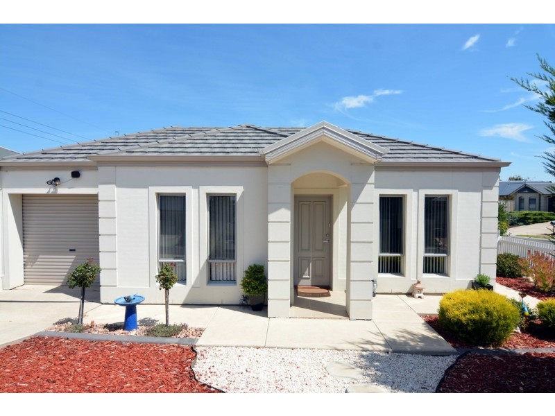 2 Lucy Court, Trott Park SA 5158