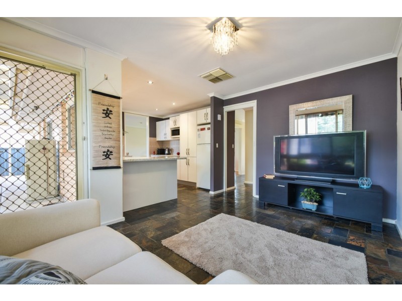 13 Lee Avenue, Happy Valley SA 5159