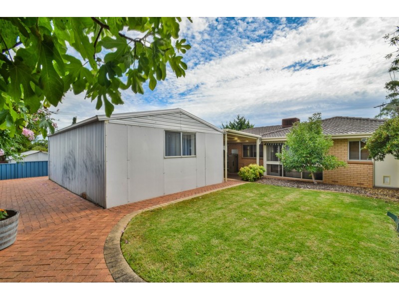 13 Lee Avenue, Happy Valley SA 5159