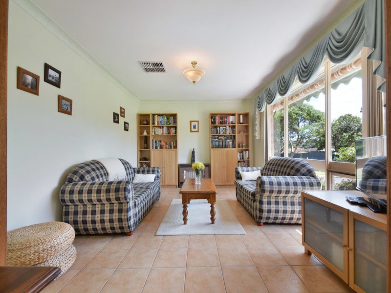 6 Heather Road, Happy Valley SA 5159