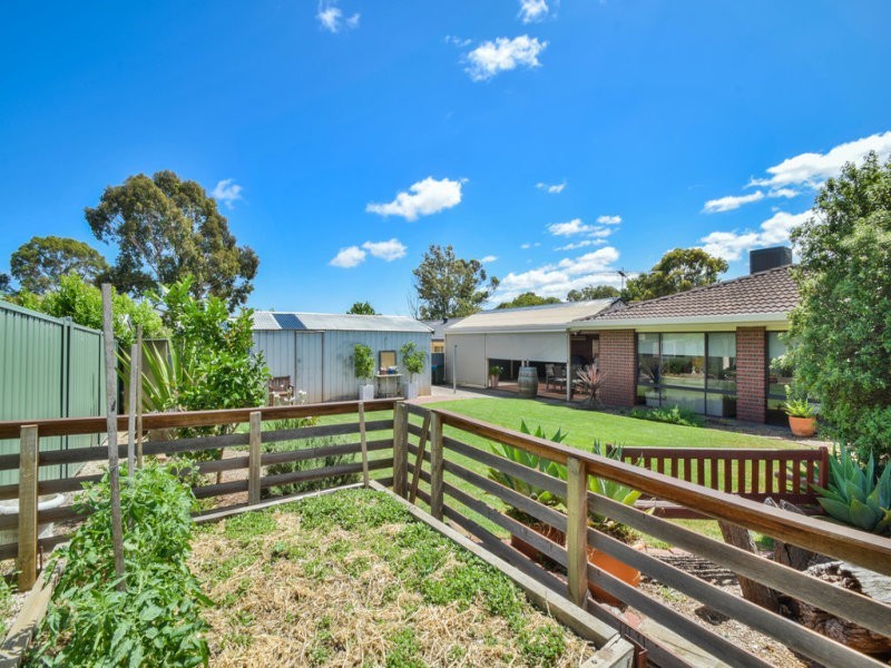 6 Heather Road, Happy Valley SA 5159