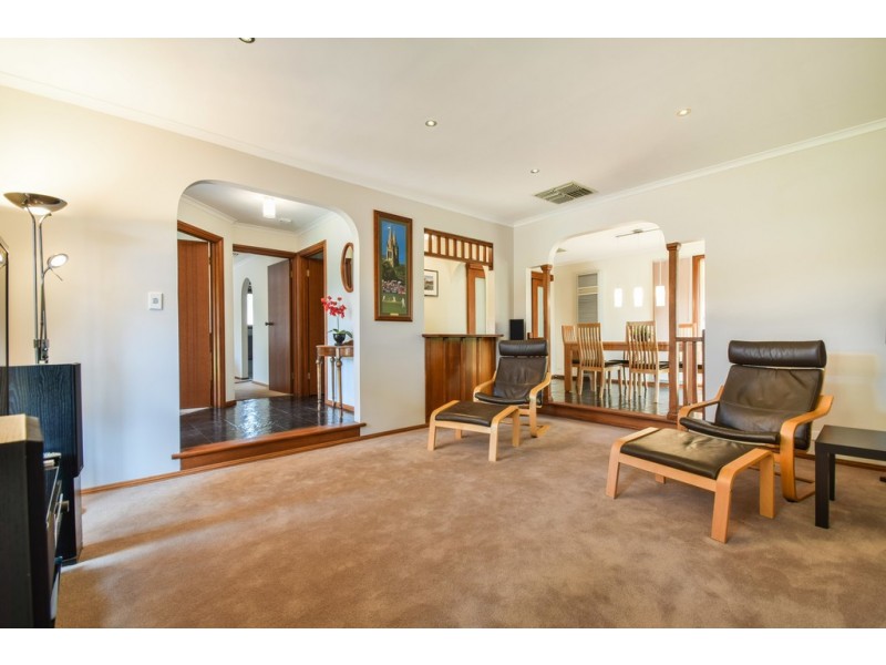 5 Walford Drive, Onkaparinga Hills SA 5163