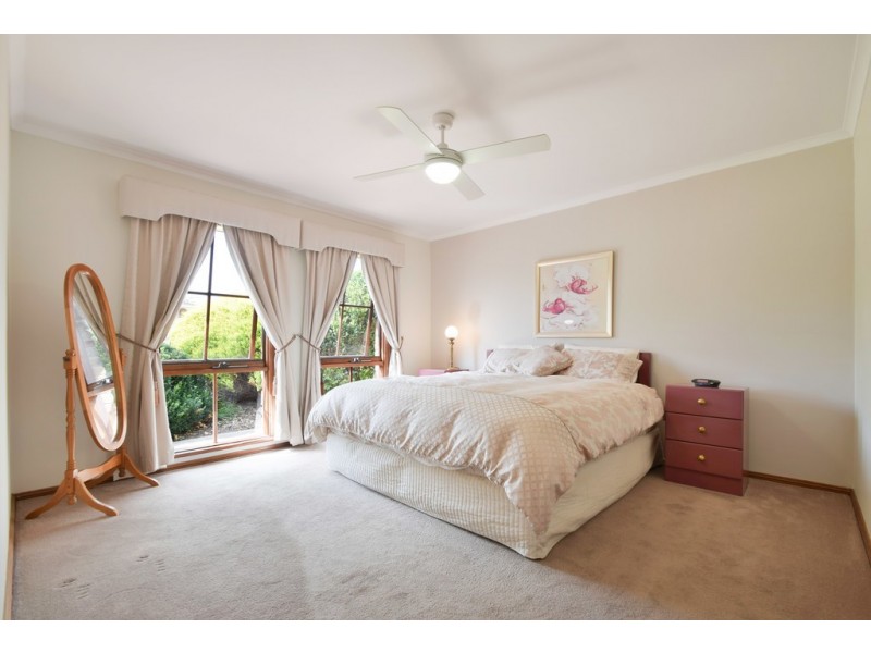 5 Walford Drive, Onkaparinga Hills SA 5163