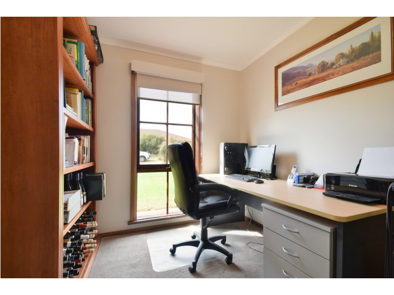 5 Walford Drive, Onkaparinga Hills SA 5163